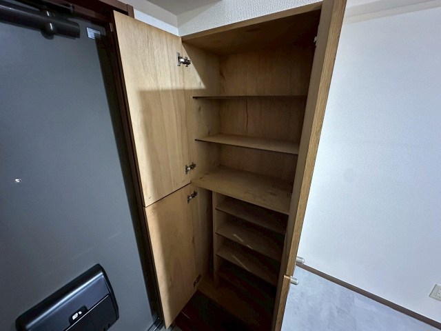 玄関　シューズボックス