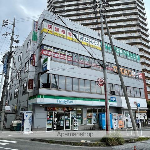コンビニ　ファミリーマート大津京駅前店（コンビニ）まで333m