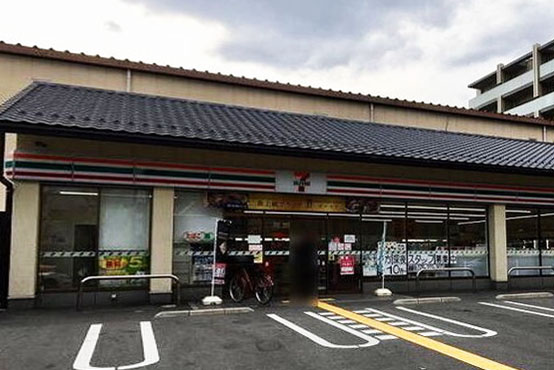 コンビニ　セブンイレブン 京都西大路八条北店（コンビニ）まで477m