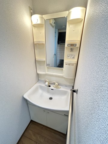 洗面設備　脱衣スペースもあります
