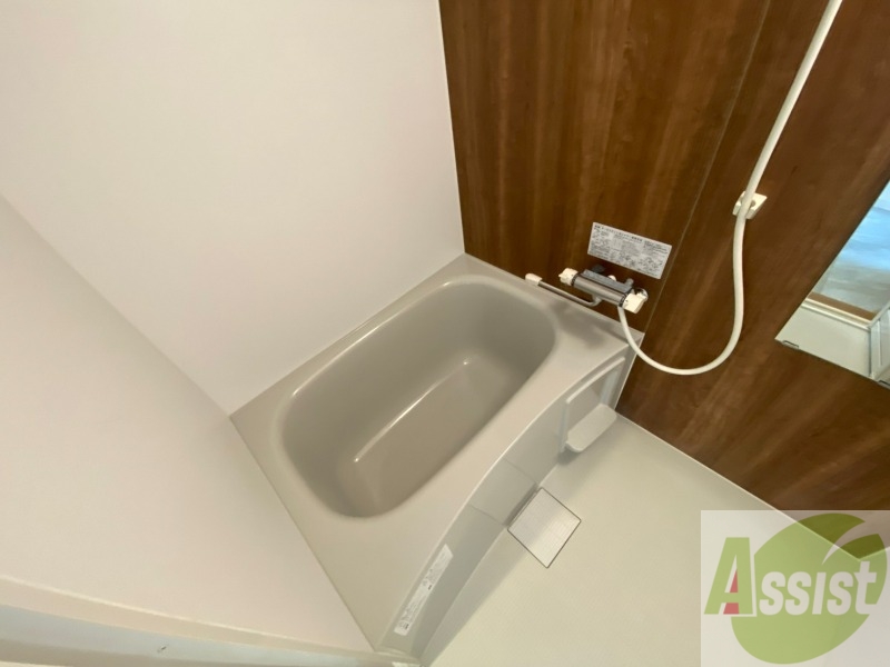 バス・シャワールーム　お風呂になります。一日の疲れを癒してくださいね。