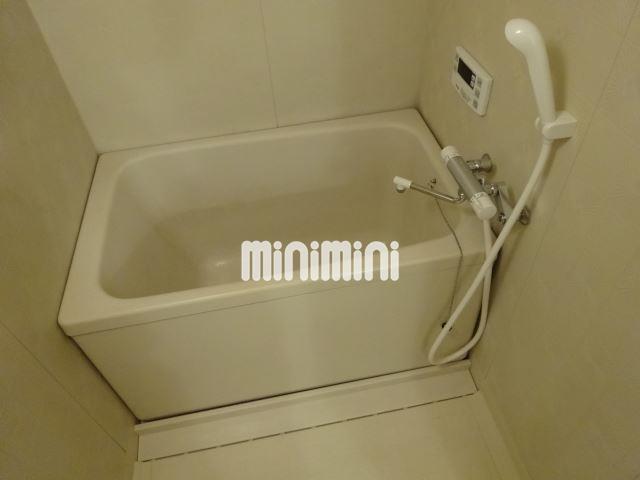 バス・シャワールーム　ゆっくりできるお風呂ですよ