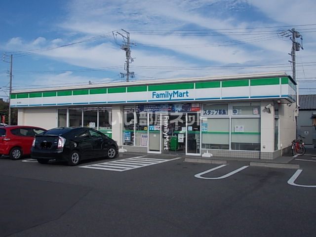 コンビニ　ファミリーマート津乙部店（コンビニ）まで909m