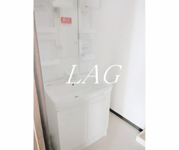 洗面設備　独立洗面台です。