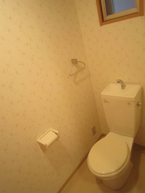 トイレ　※別部屋の参考写真です。