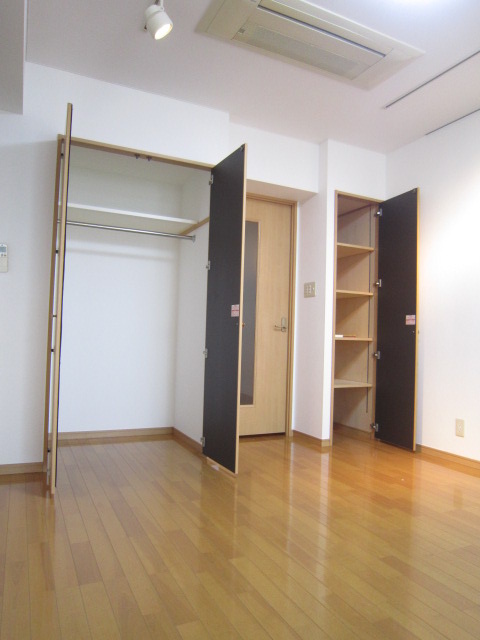 収納　※別部屋の参考写真です。