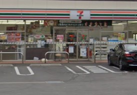 コンビニ　セブンイレブン 名古屋前浜通3丁目店（コンビニ）まで206m