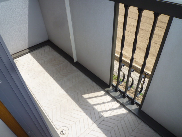 バルコニー　1F 専用庭