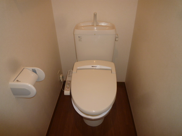 トイレ　温水洗浄便座