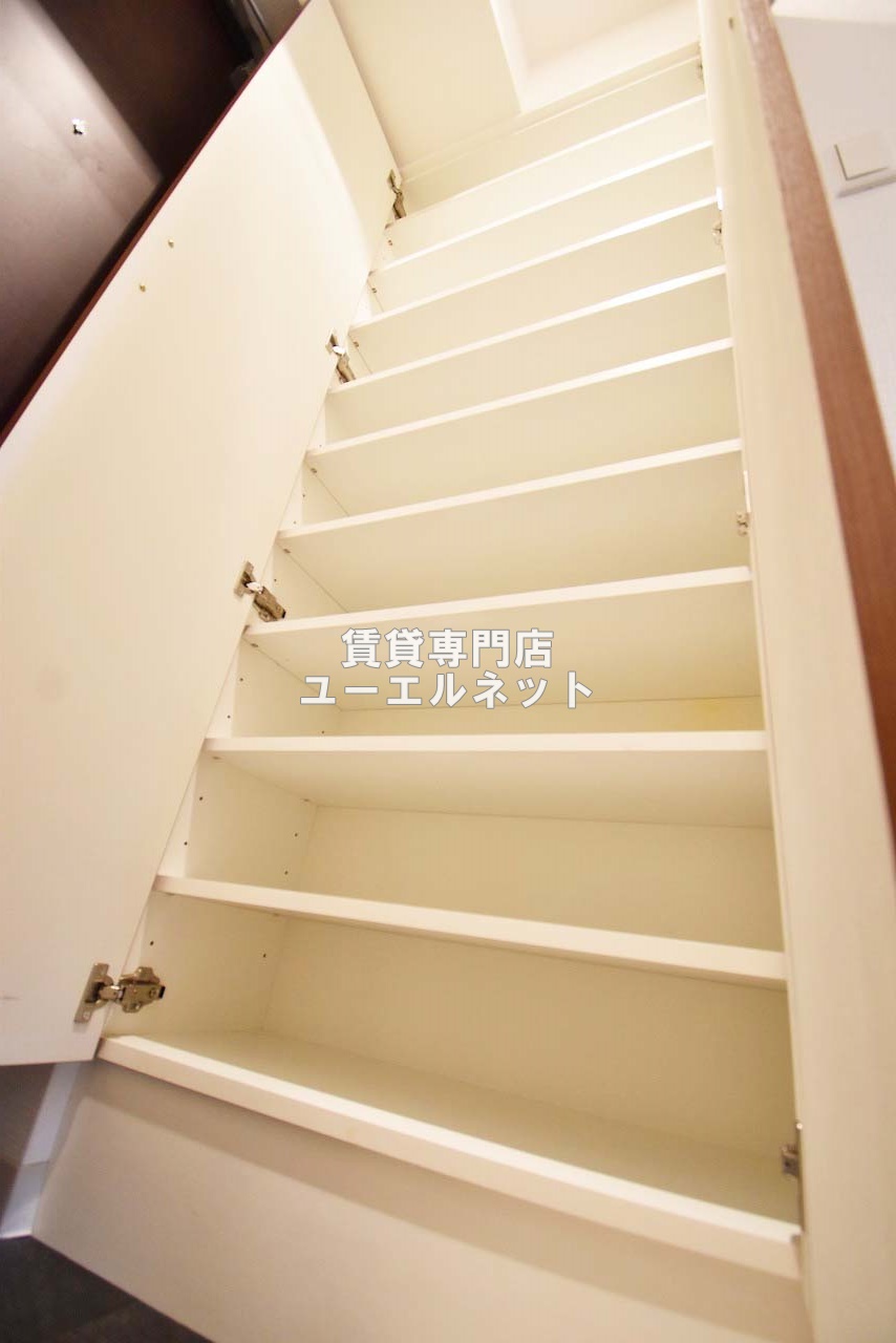 その他設備　収納力たっぷりのシューズボックスで玄関すっきり！