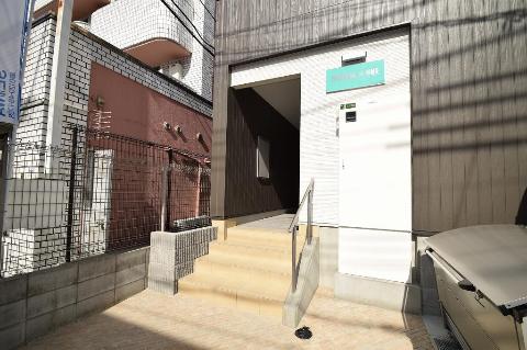 エントランス　外観写真（昼）