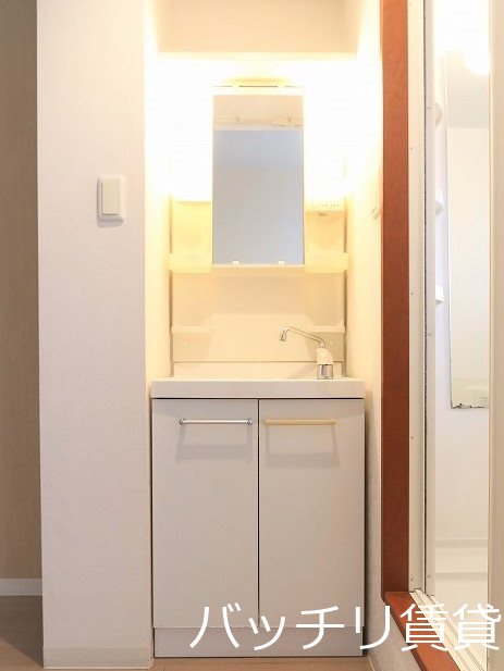 洗面設備　※別号室タイプの為、現状を優先いたします。