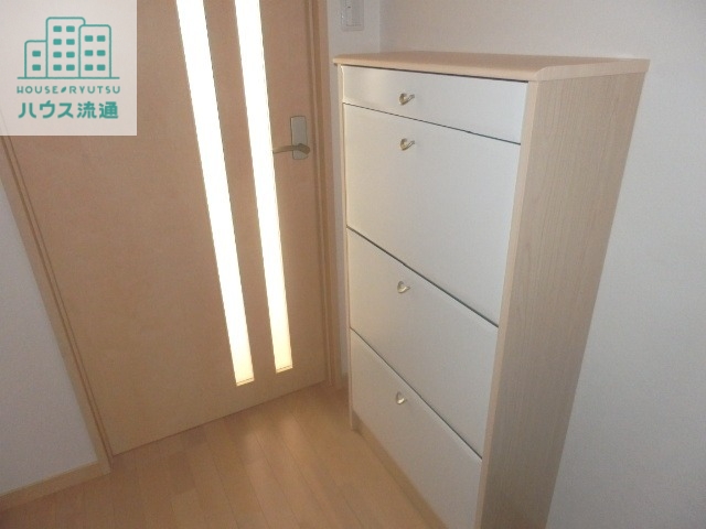 玄関　※別号室の写真です