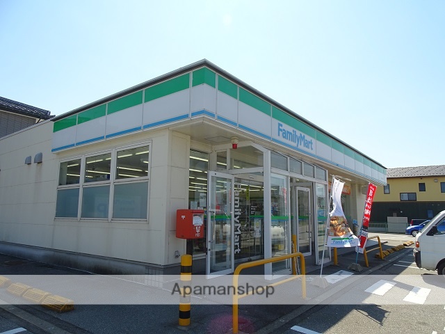 コンビニ　ファミリーマート（コンビニ）まで476m
