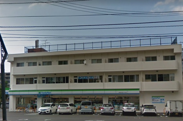 コンビニ　ファミリーマート（コンビニ）まで350m