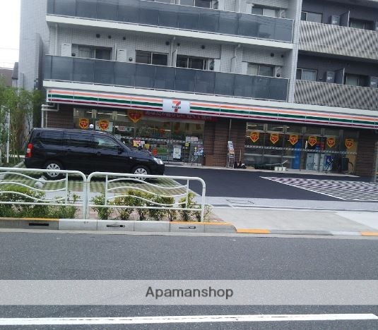 コンビニ　セブンイレブン（コンビニ）まで709m