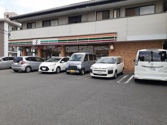 コンビニ　セブンイレブン春日桜ヶ丘4丁目（コンビニ）まで250m