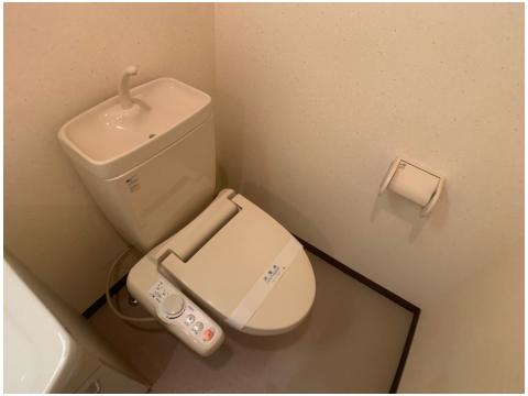 トイレ　温水洗浄便座付き♪