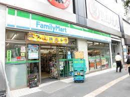 コンビニ　ファミリーマート 六本木通り店（コンビニ）まで358m