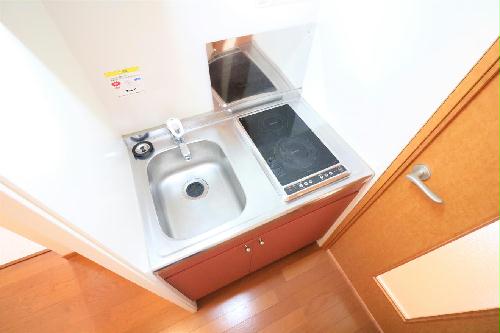 キッチン　２口コンロ付きラジエントヒータを設置