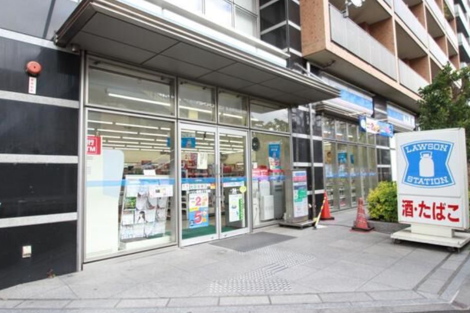 コンビニ　ローソン港南三丁目店（コンビニ）まで125m