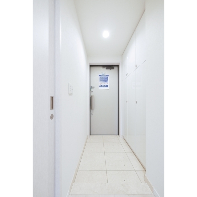 玄関　同タイプ写真　※現況優先