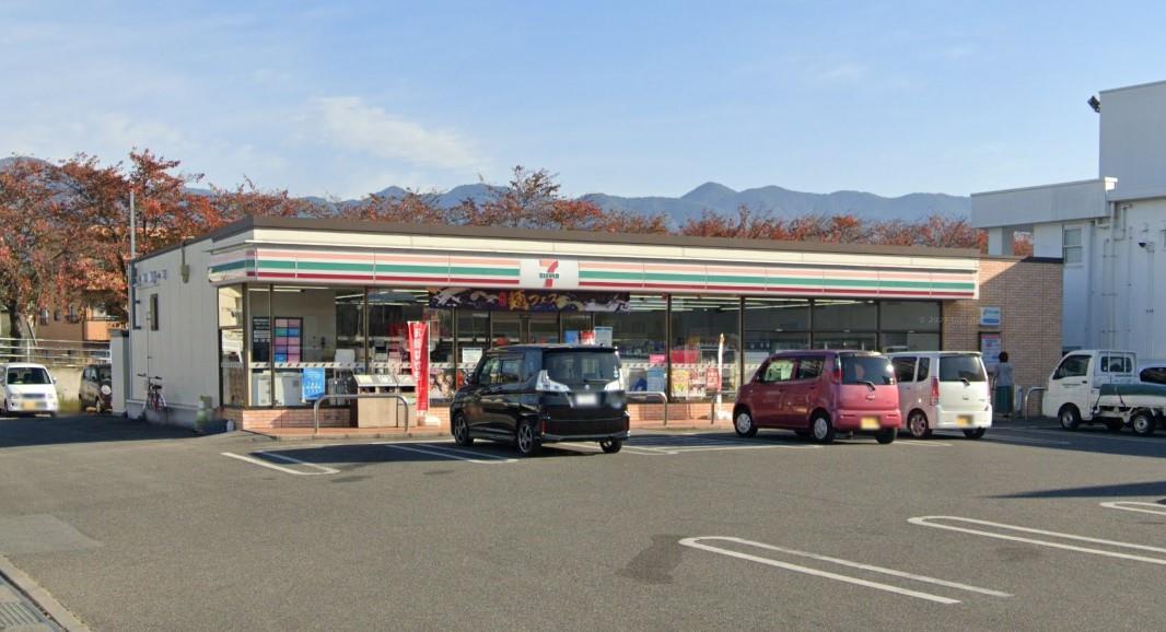 コンビニ　セブンイレブン甲府貢川アルプス通り店（コンビニ）まで462m