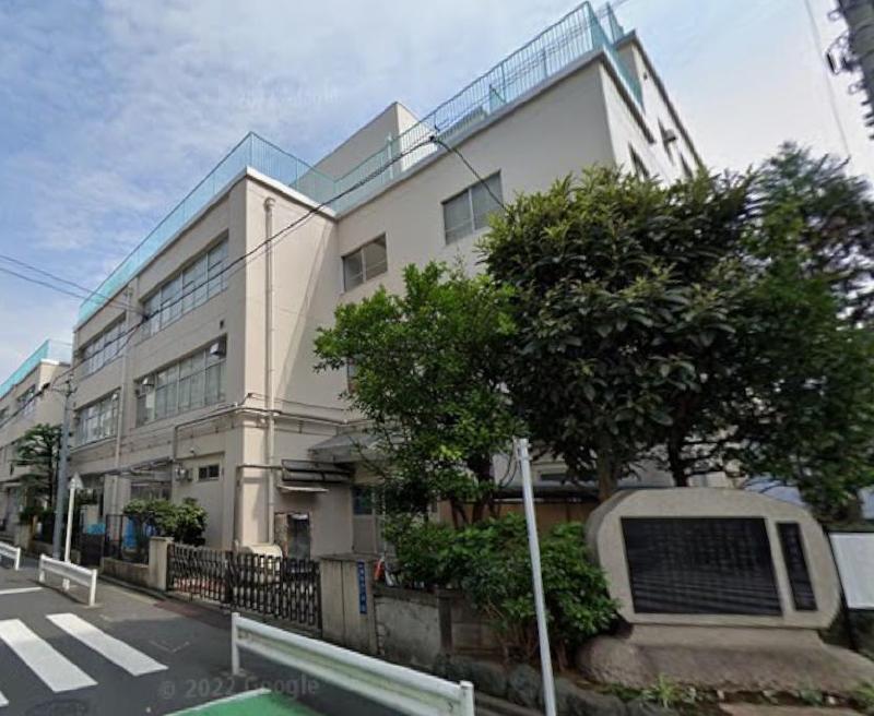 小学校　墨田区立両国小学校（小学校）まで600m