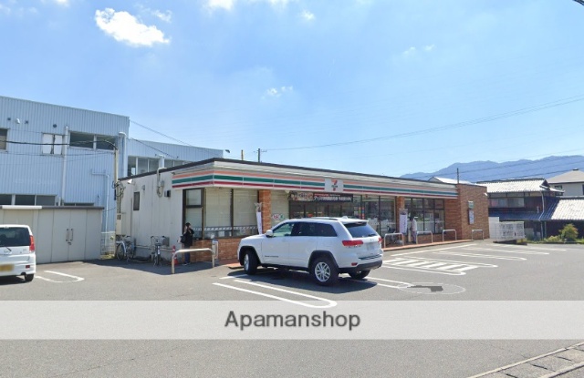 コンビニ　セブンイレブン（コンビニ）まで591m