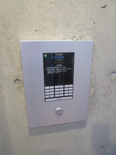 エントランス　オートロック付きです♪