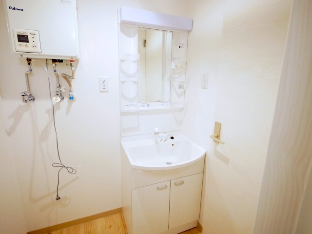 洗面設備　シャンプードレッサー付きです♪