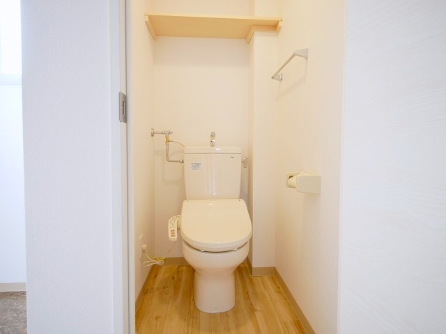 トイレ　ウォシュレット付きのトイレです♪