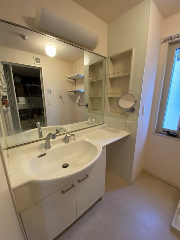 洗面設備　※別のお部屋のお写真です。御参考までに。