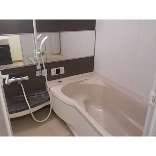 バス・シャワールーム　一坪浴室