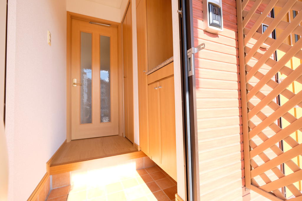 玄関　写真は別室です