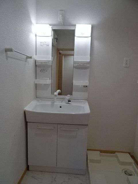 洗面設備　☆シャワー付洗面台☆
