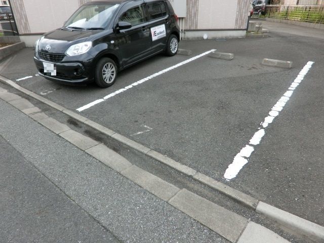 駐車場　こちらが駐車場スペース！