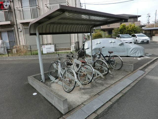 その他共有部分　屋根付き駐輪場！