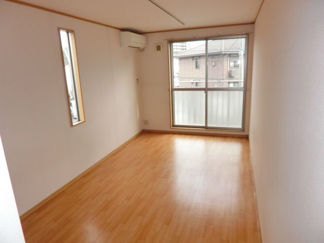 居室・リビング　2階の奥行きのある洋室！