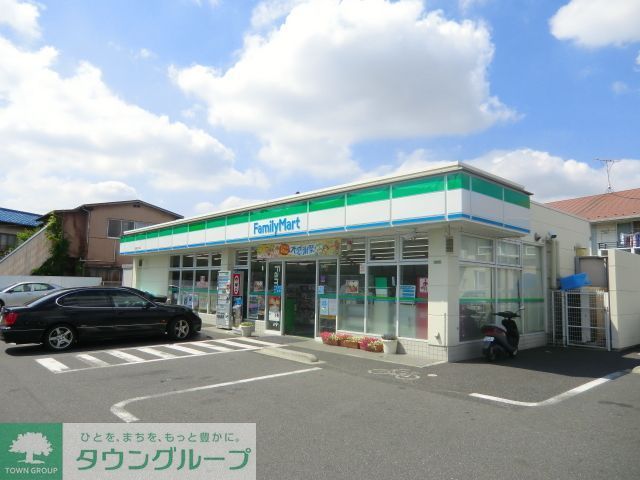 コンビニ　ファミリーマート（コンビニ）まで470m