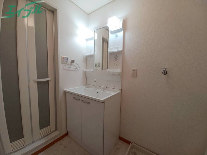 洗面設備　反転タイプ参考写真