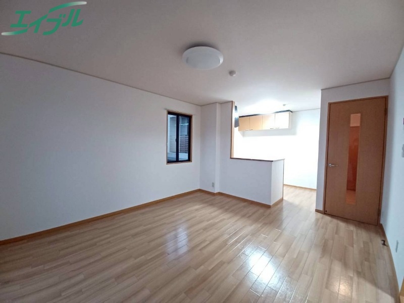 居室・リビング　反転タイプ参考写真