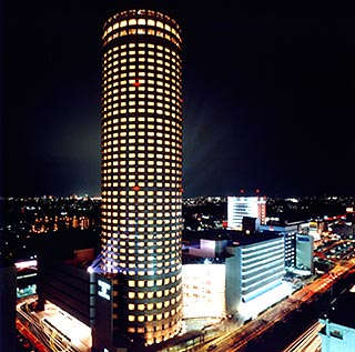 ショッピングセンター　新横浜プリンスペペ（ショッピングセンター）まで2412m