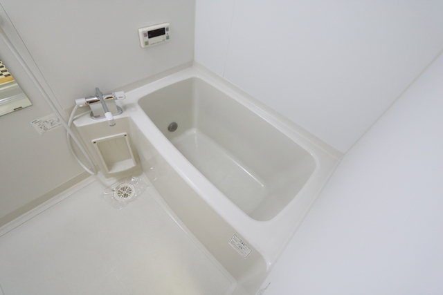 バス・シャワールーム　☆冷めても安心な追焚機能付きバス☆