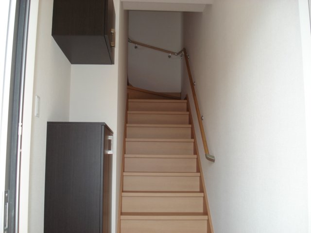 玄関　玄関 階段