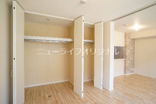 収納　仕切りがなく、丈の長いお洋服も収納できます♪