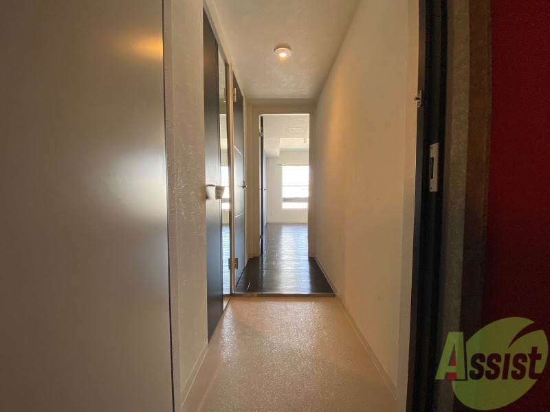 玄関　玄関の様子です。明るい印象ですね。気分もあがりそう。