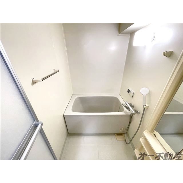 バス・シャワールーム　バスルーム