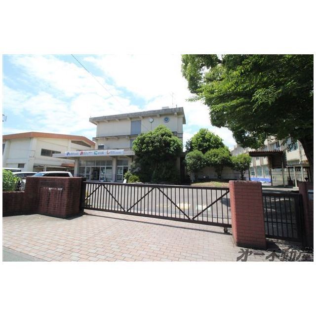 小学校　静岡市立大里西小学校（小学校）まで750m