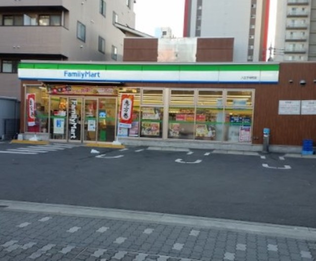 コンビニ　ファミリーマート八王子寺町店（コンビニ）まで284m